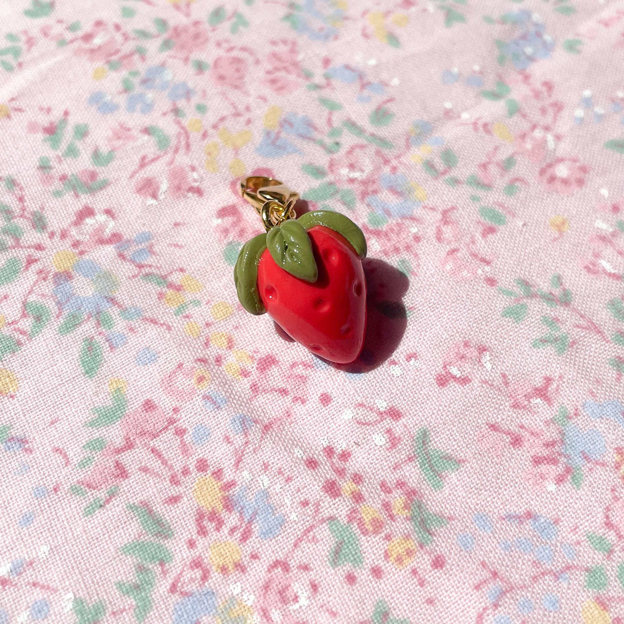Petit Breloque 'Strawberry'