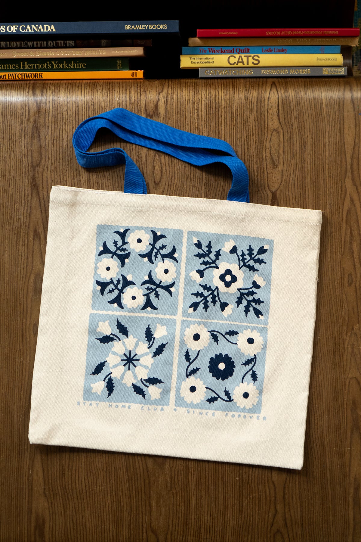 Four Blocks Flat Tote | Blues