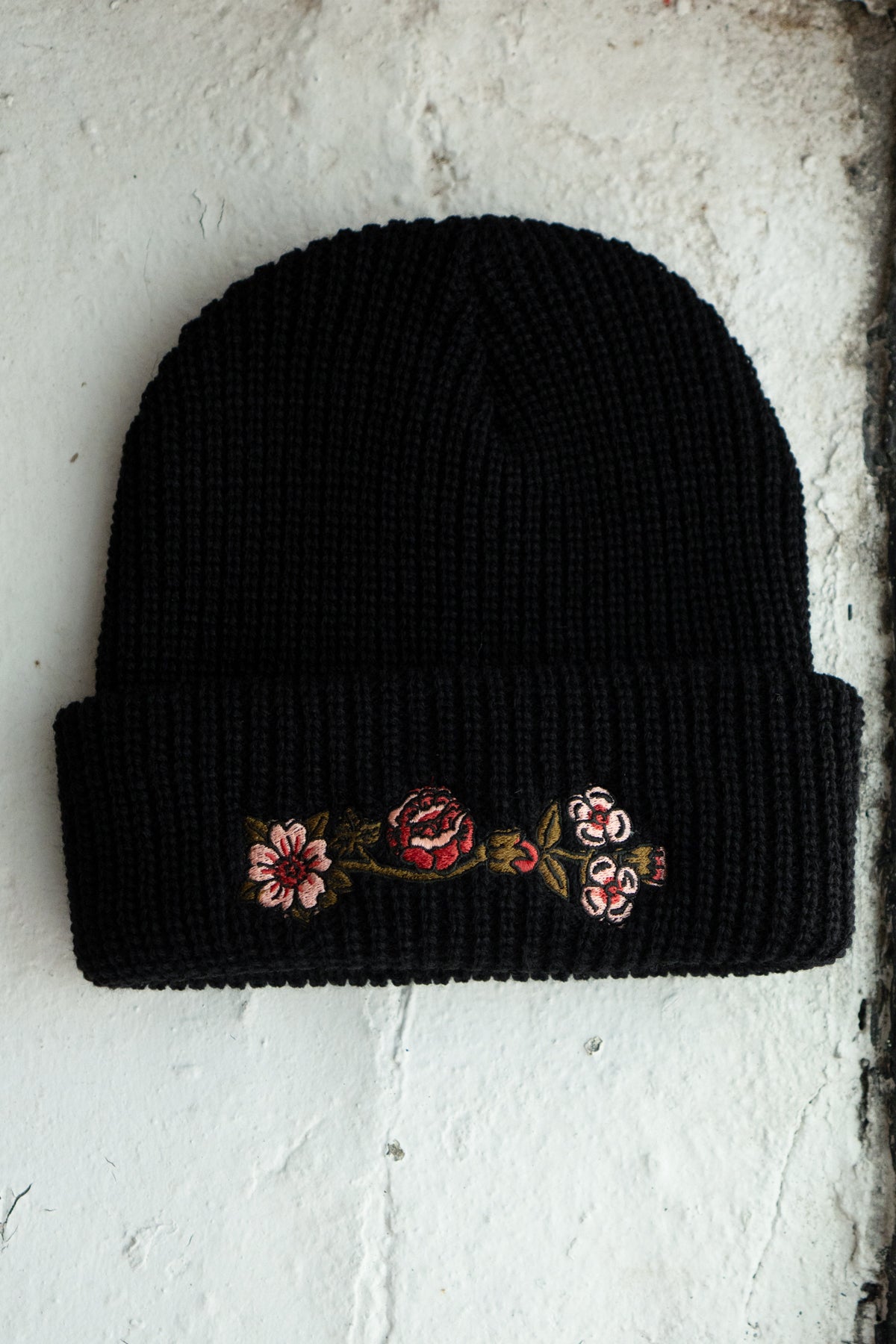 Flower Chain Shaker Stitch Beanie | Coal