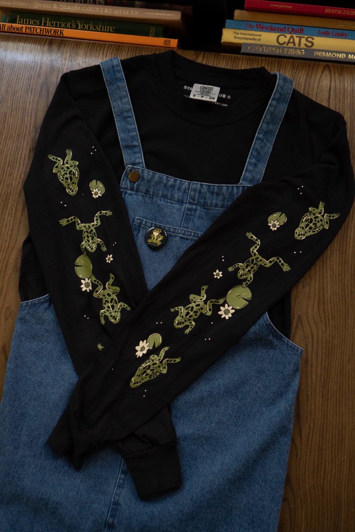 Frog Days Long Sleeve Tee | Black