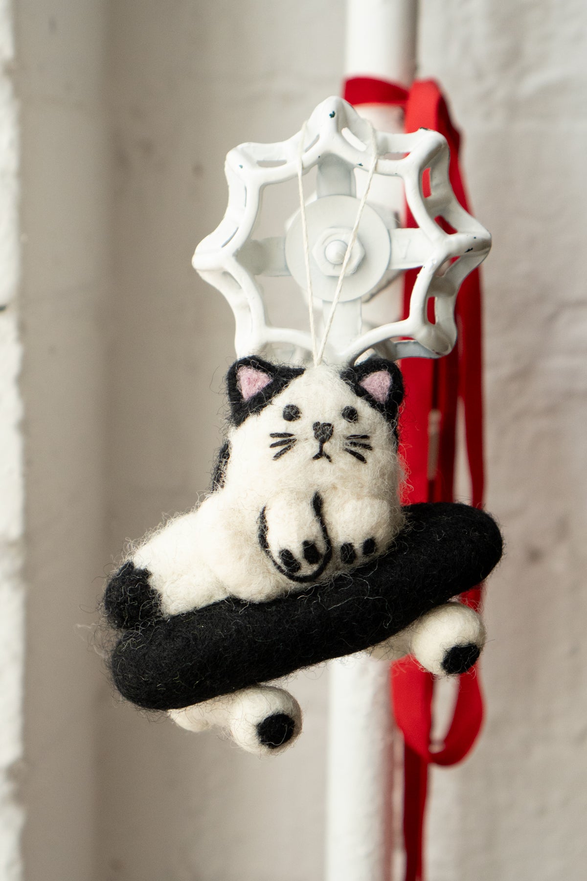 Ornement en Laine Feutrée 'Sk8 Cat'