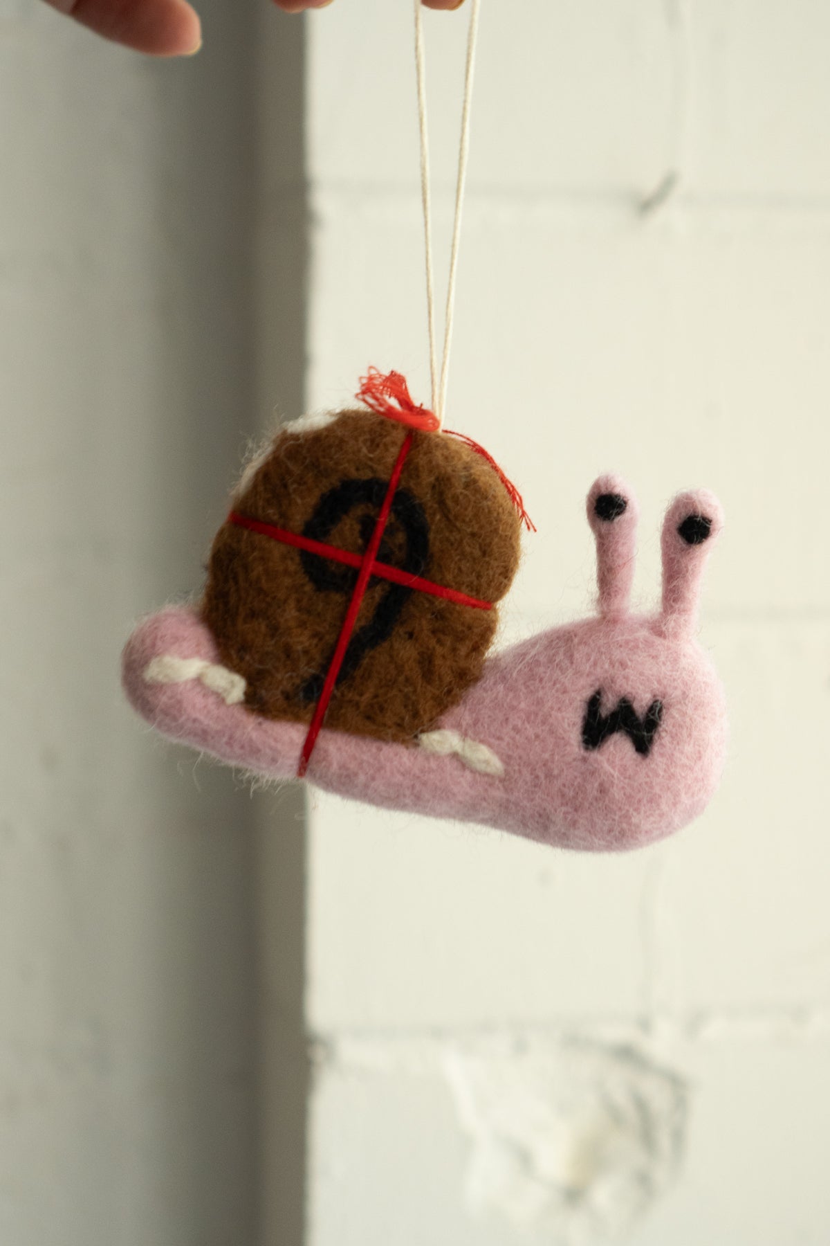 Ornement en Laine Feutrée 'Slowly Snail'